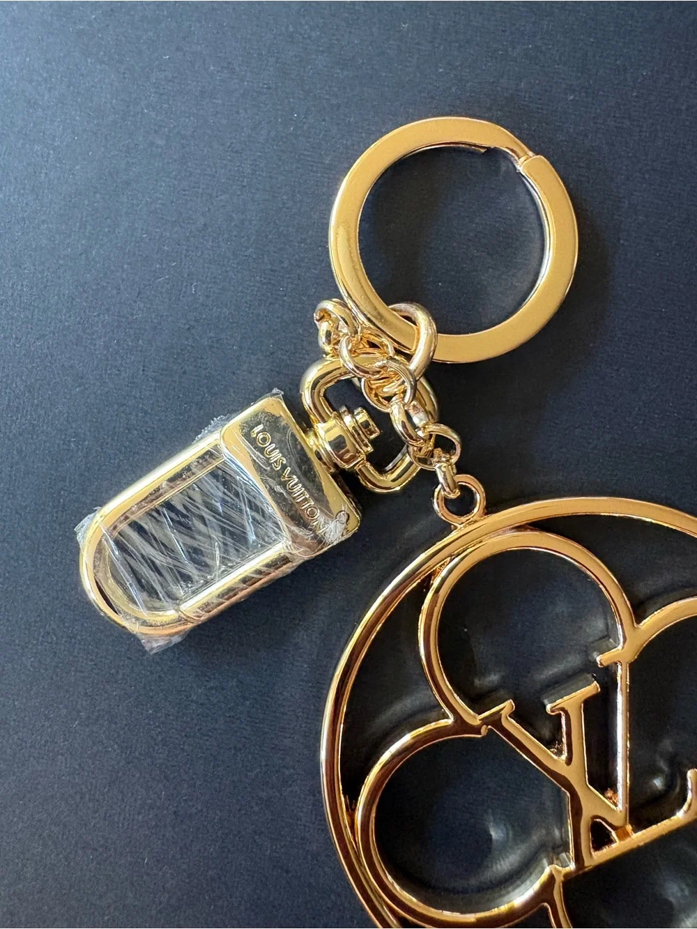 Fashion Round Floral Gold Bag Charm Keychain
